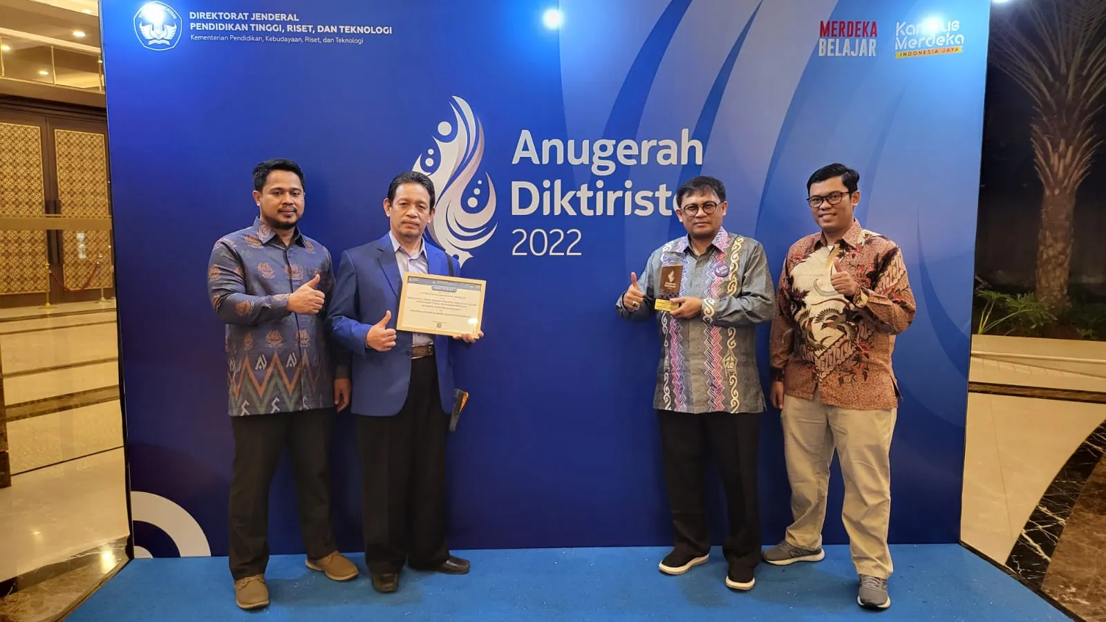 Malam Anugerah Diktiristek 2022, Unismuh Makassar Raih Penghargaan Pelaksana Wirausaha Merdeka dengan Kepatuhan Administrasi Terbaik